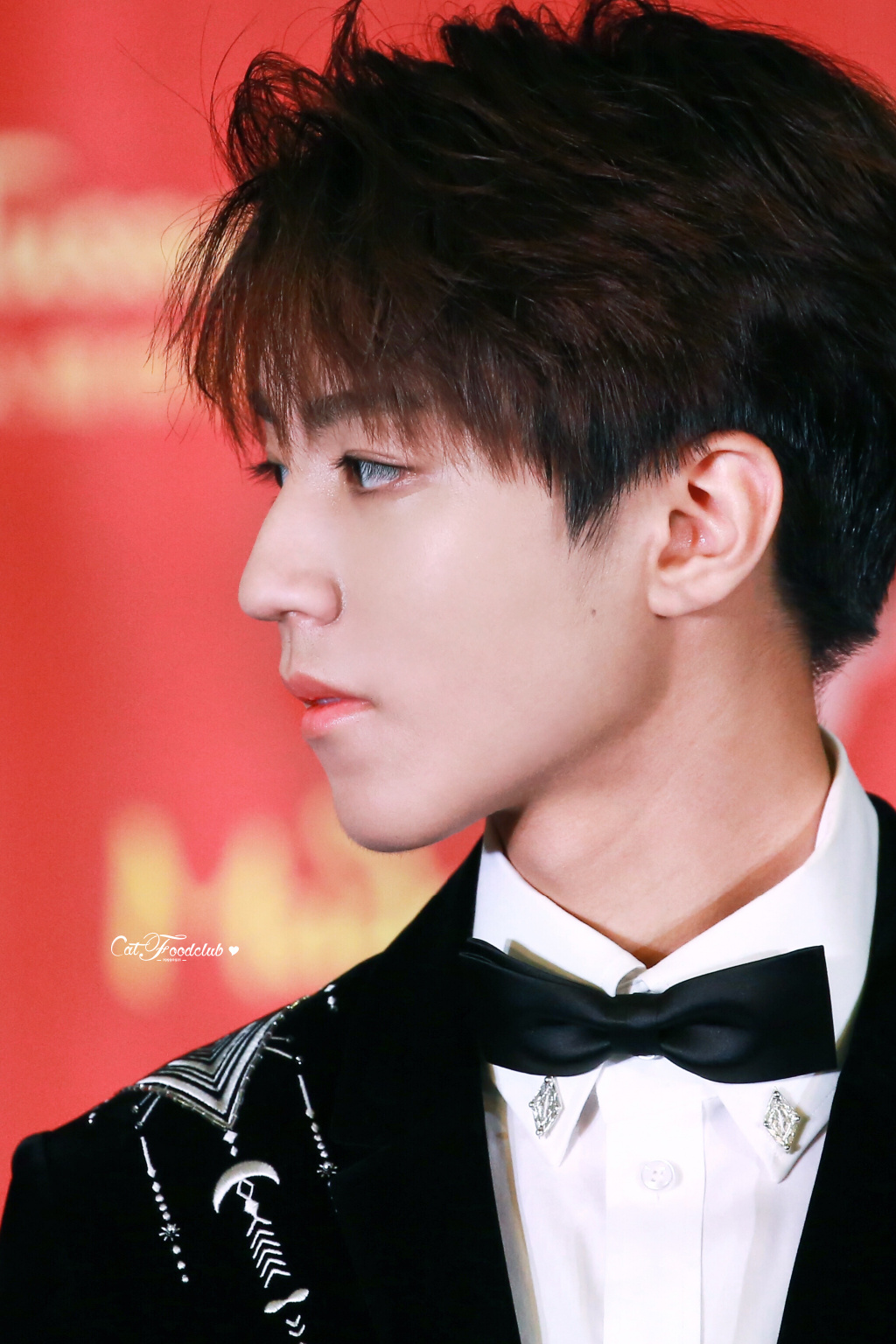 王俊凯吐舌头可爱到犯规,想把全世界的美好都给你