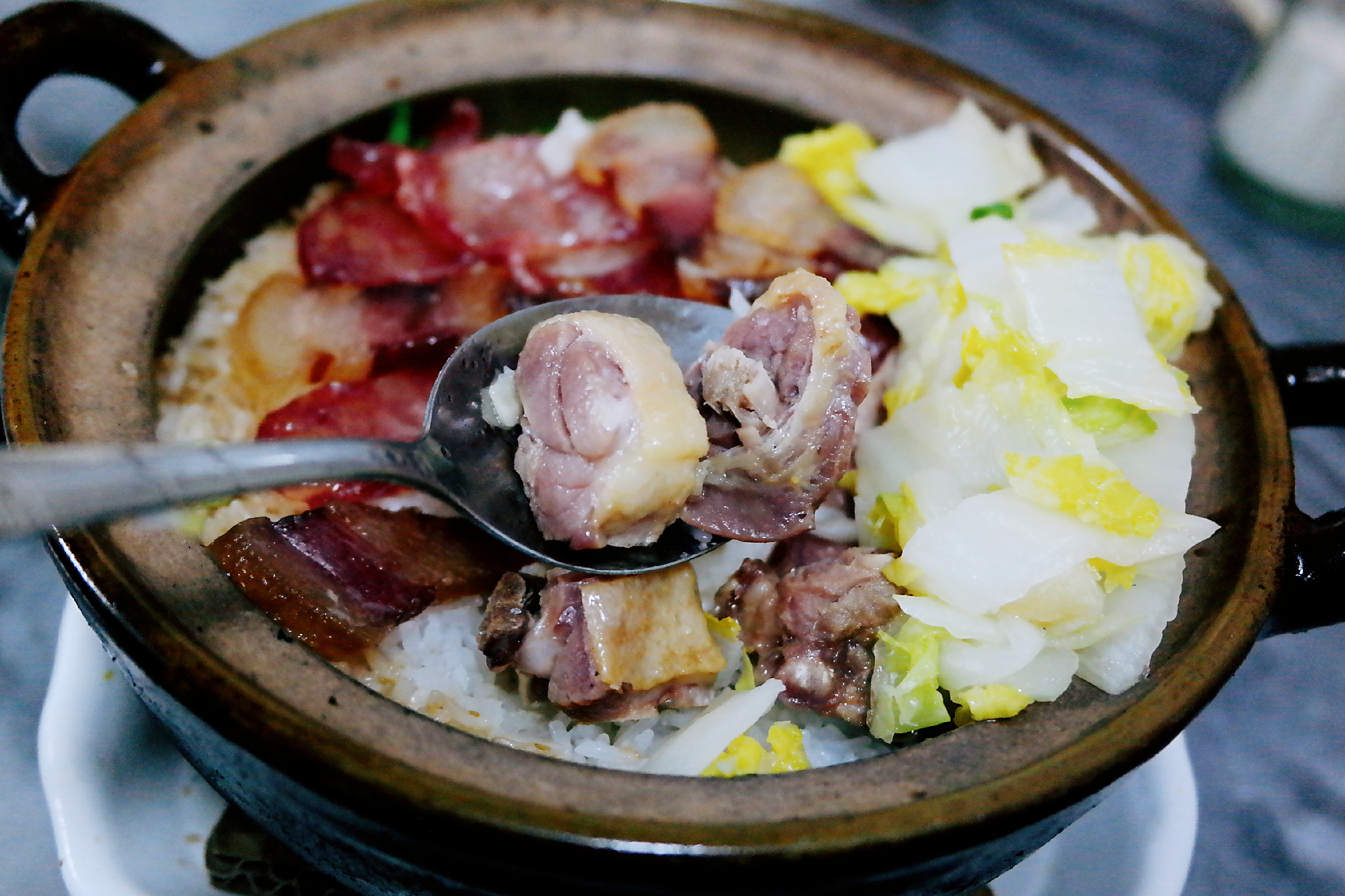 第一次去順德吃煲仔飯:太貴了!當地人:我們只吃十幾元的!