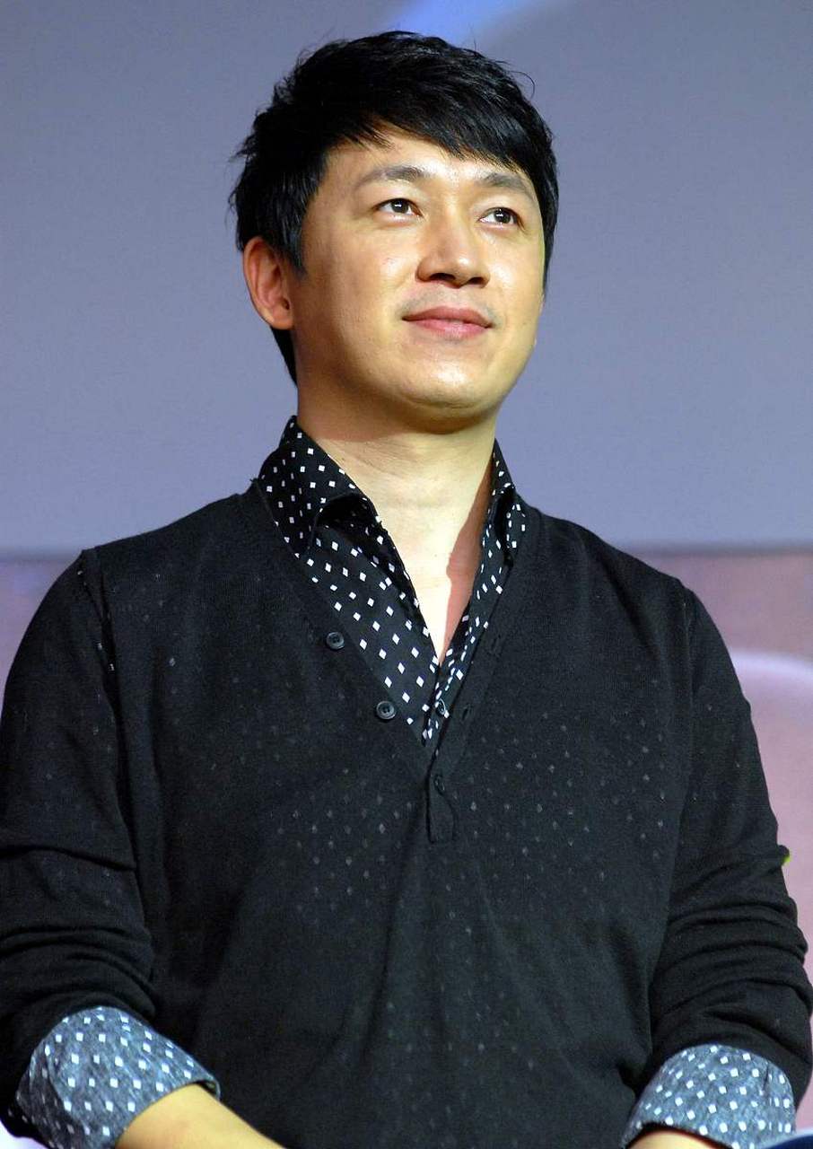 潘粤明凌晨在微博发文"想你和作死有区别吗",虽然众人调侃他是喝多了