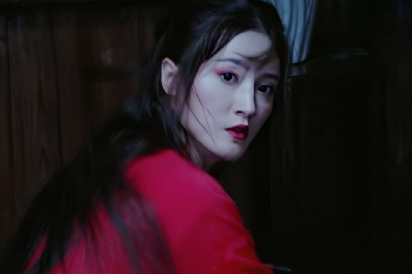 记得《陈情令》出场2分钟女鬼吗?如今卸妆留刘海,美得像个公主