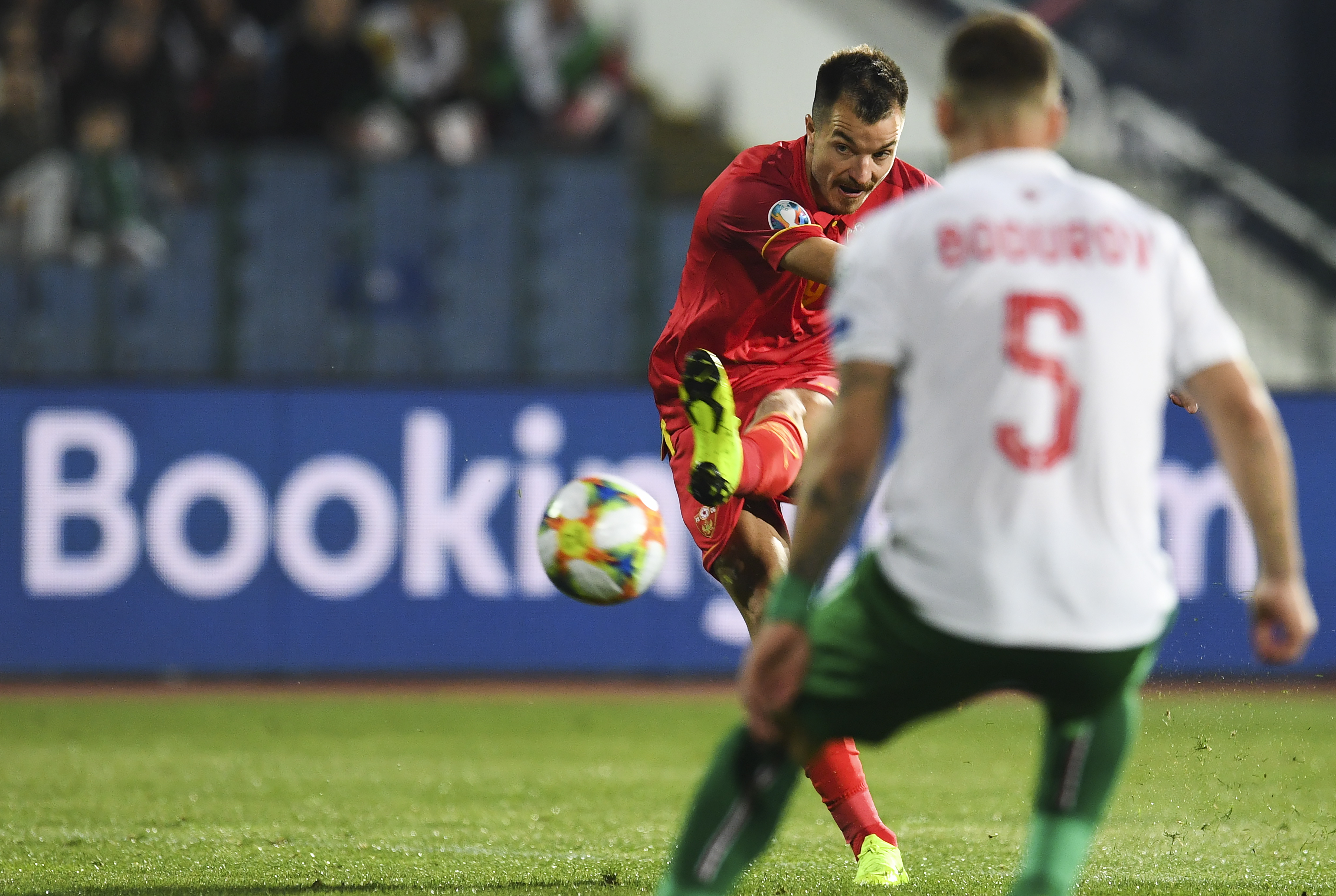 足球——欧锦赛预选赛:保加利亚战平黑山