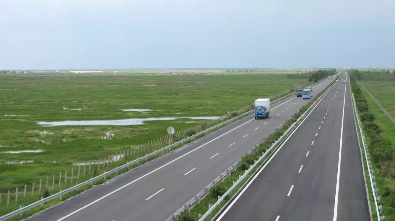 更换计重收费秤台 哈牡高速(小岭站,平山站)出口超宽车道26日起关闭