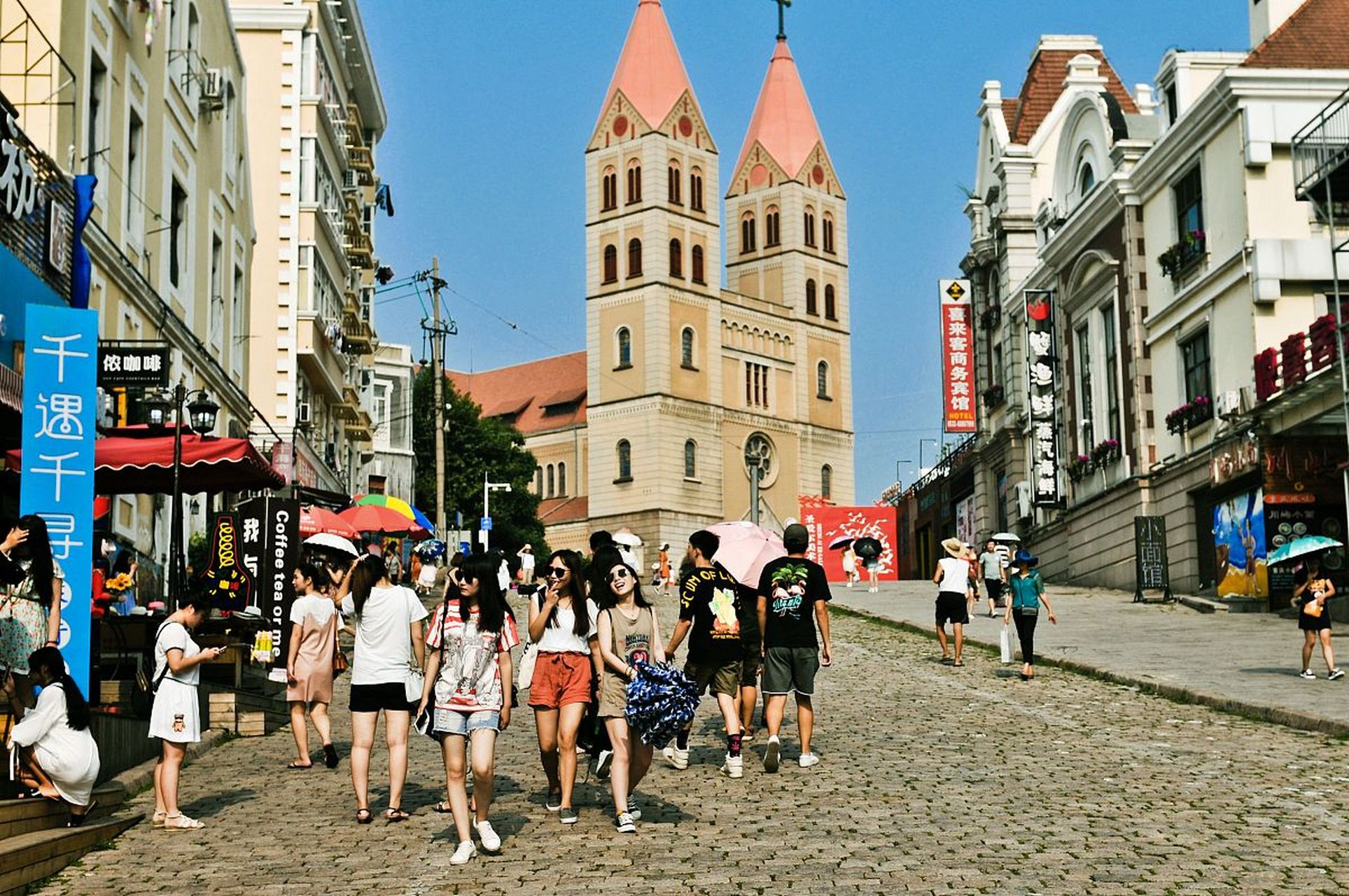 我曾经听闻过青岛的美丽,尤其是中山路.