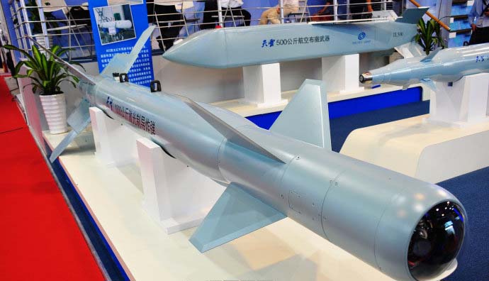 地下掩体"克星"!国产助推滑翔钻地导弹曝,能钻透30米厚土石层