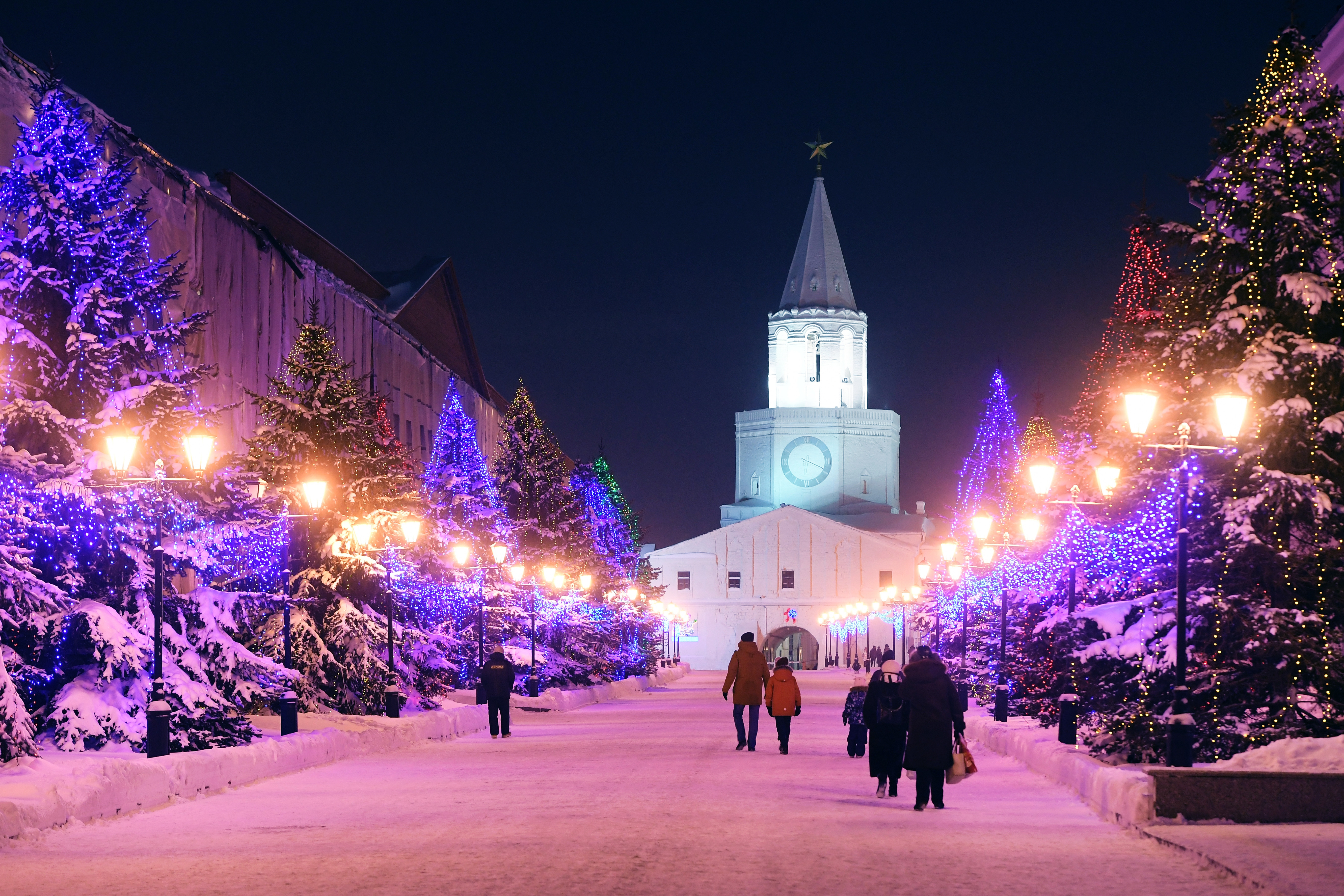 俄罗斯喀山:流光溢彩迎新年(2)