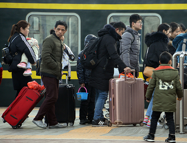 铁路春运连续9天单日发送旅客超千万人次