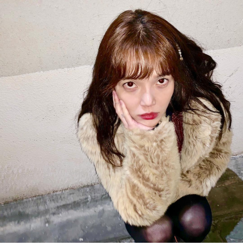 韩团aoa申智珉晒生活照,脸颊凹陷瘦脱相