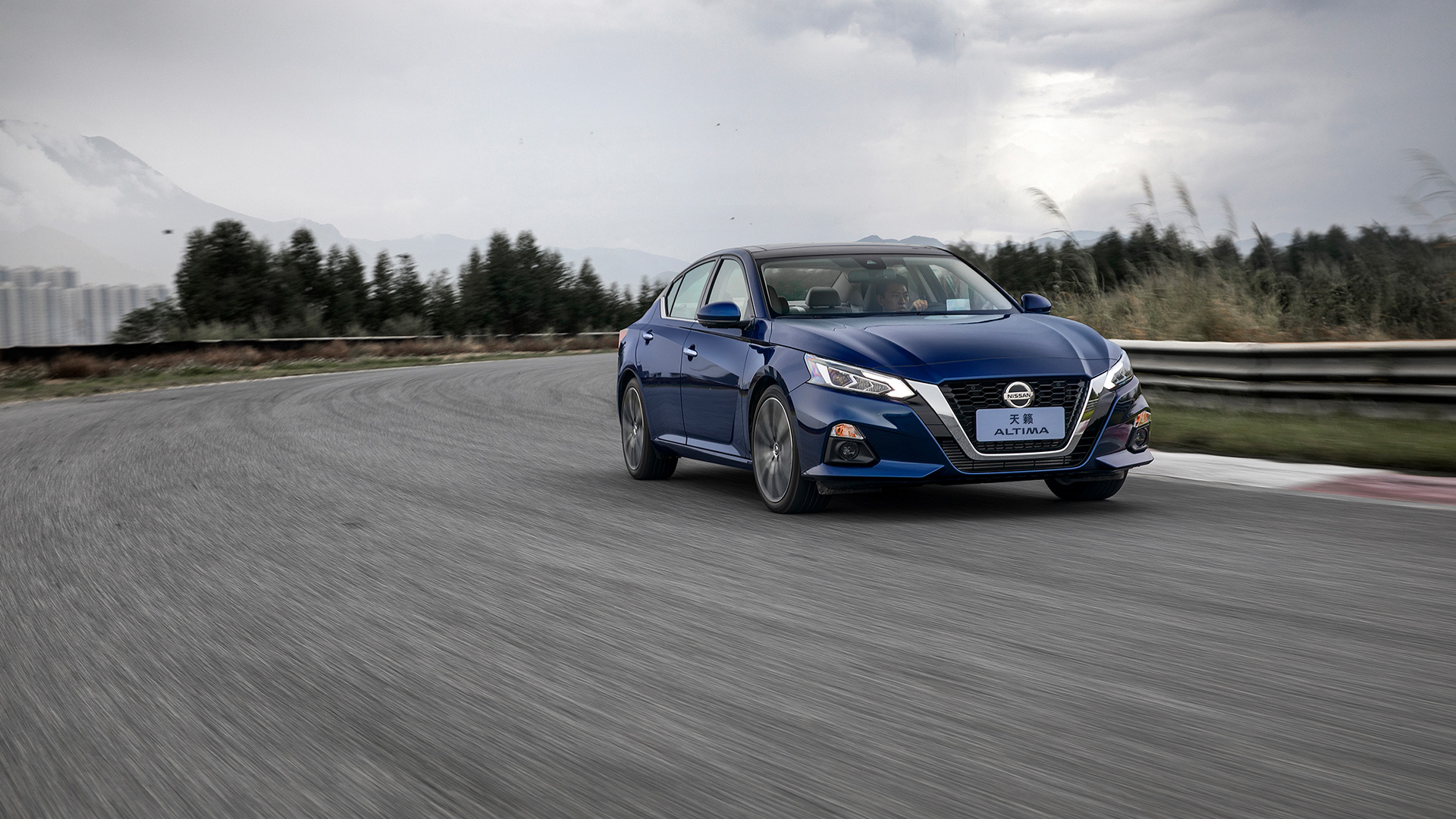 2019款天籁,日系三巨头中动力最强,座椅最舒服,夫复何求?