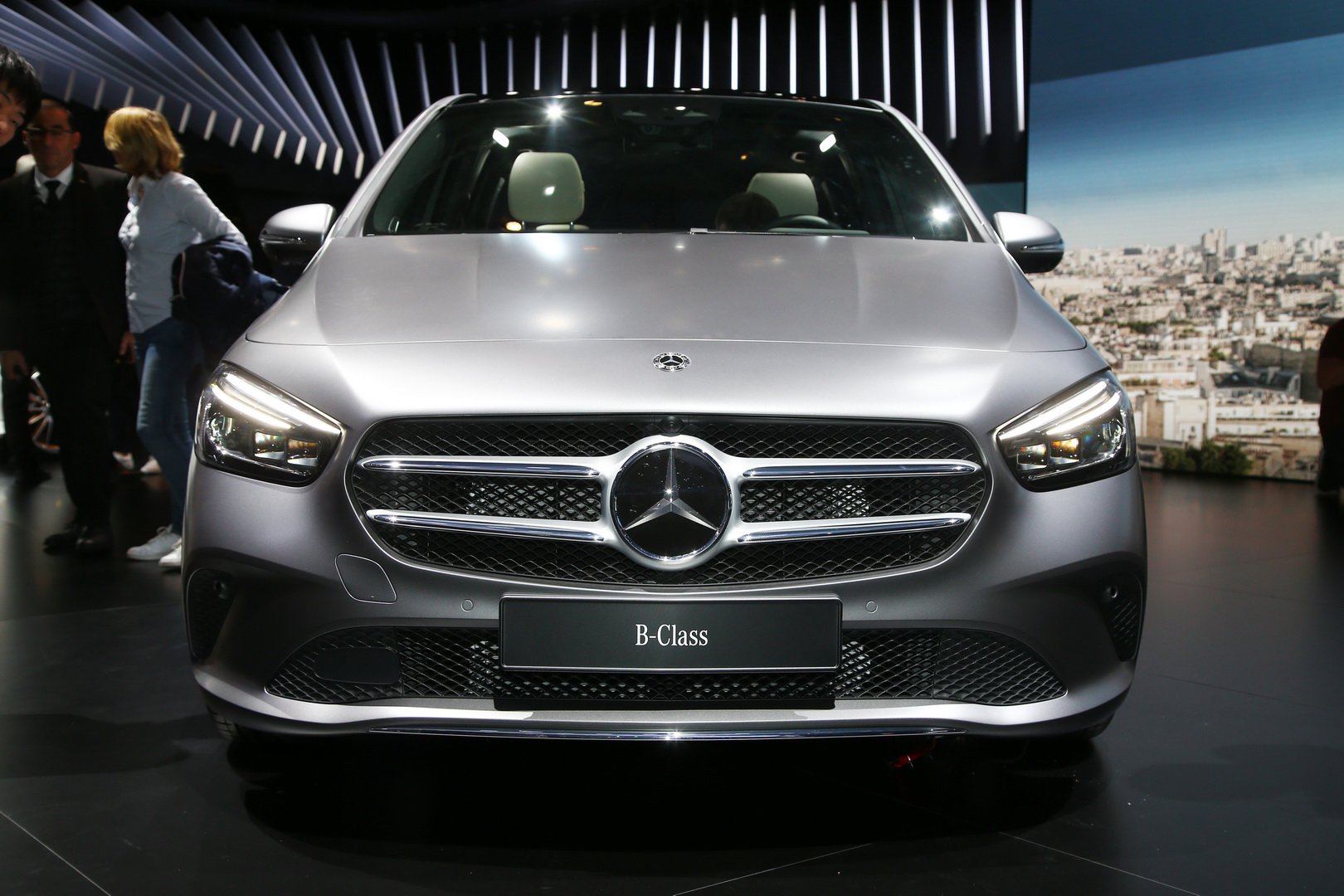 奔驰开始在德国生产第三代b级车 新款b级车更安全,更舒适