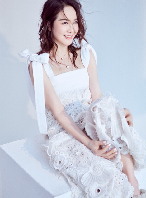 "氧气美女"到底有多漂亮?看看出席活动的左小青,你就知道了!