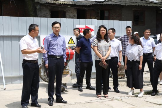 宋旭升到铝兴社区调研