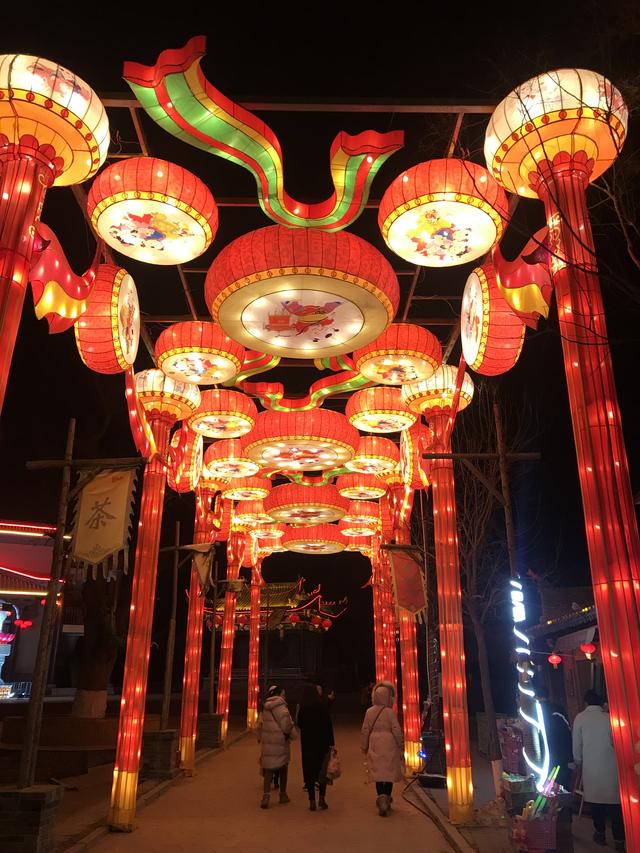 2019三门峡陕州地坑院民俗灯会,各类花灯 绚丽多彩,太震撼了!