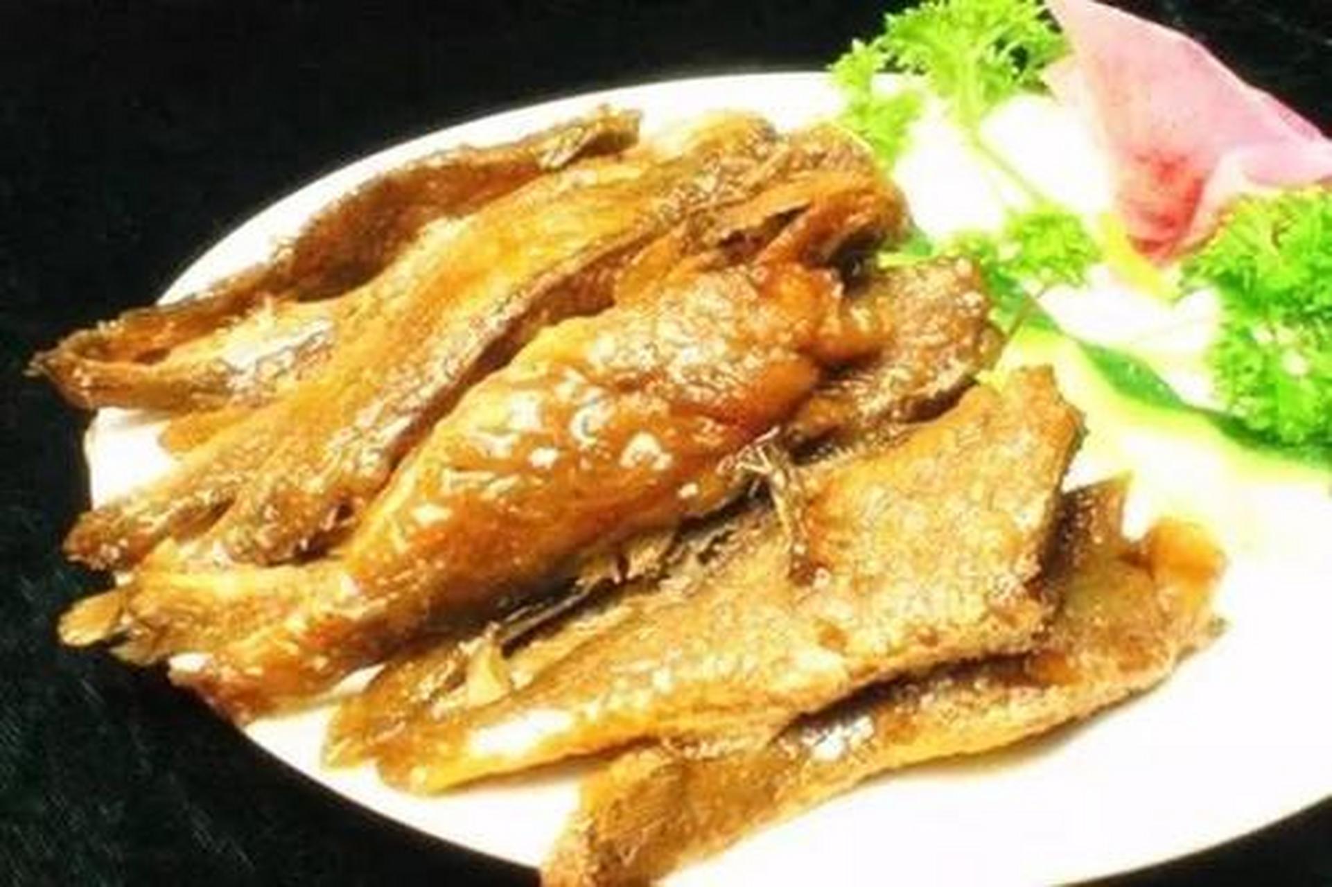 立冬創意美食#邯鄲特產馬頭酥魚,是由滏陽河中的小鯽魚經精心烹製而