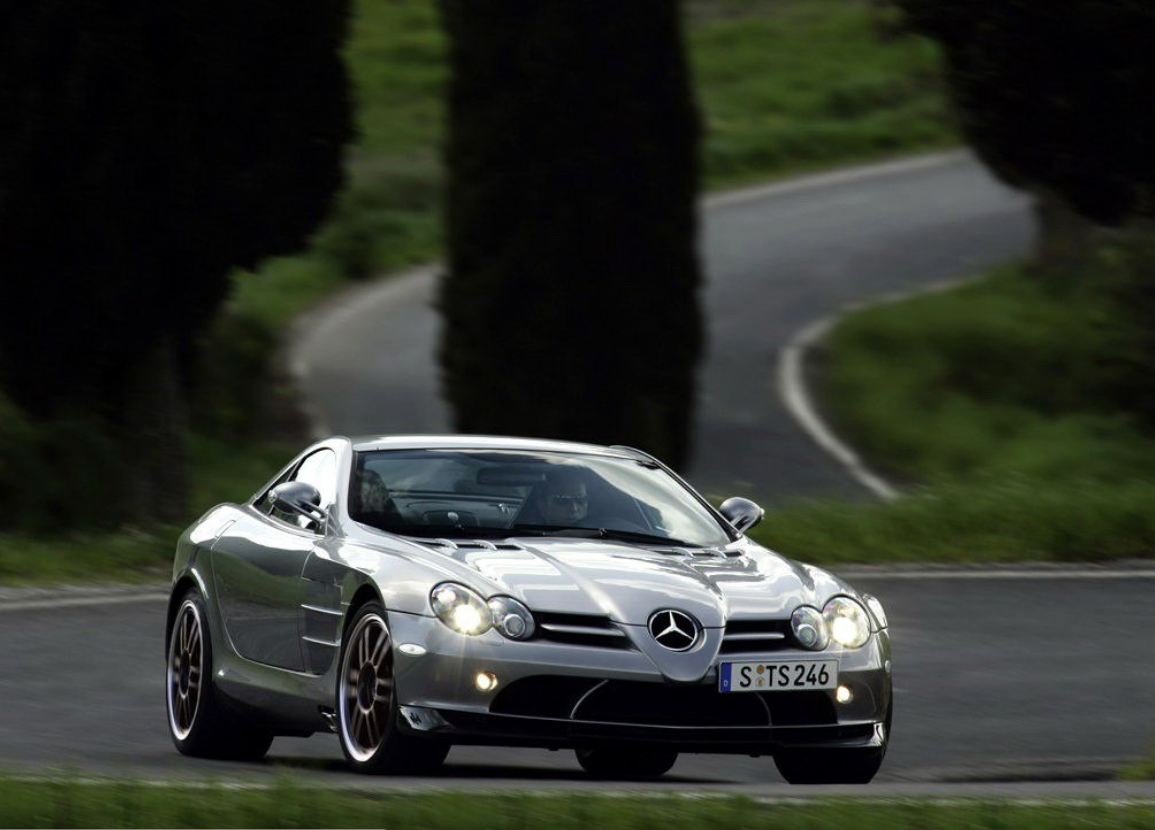 对奔驰slr级这款车外观的赏析与观察