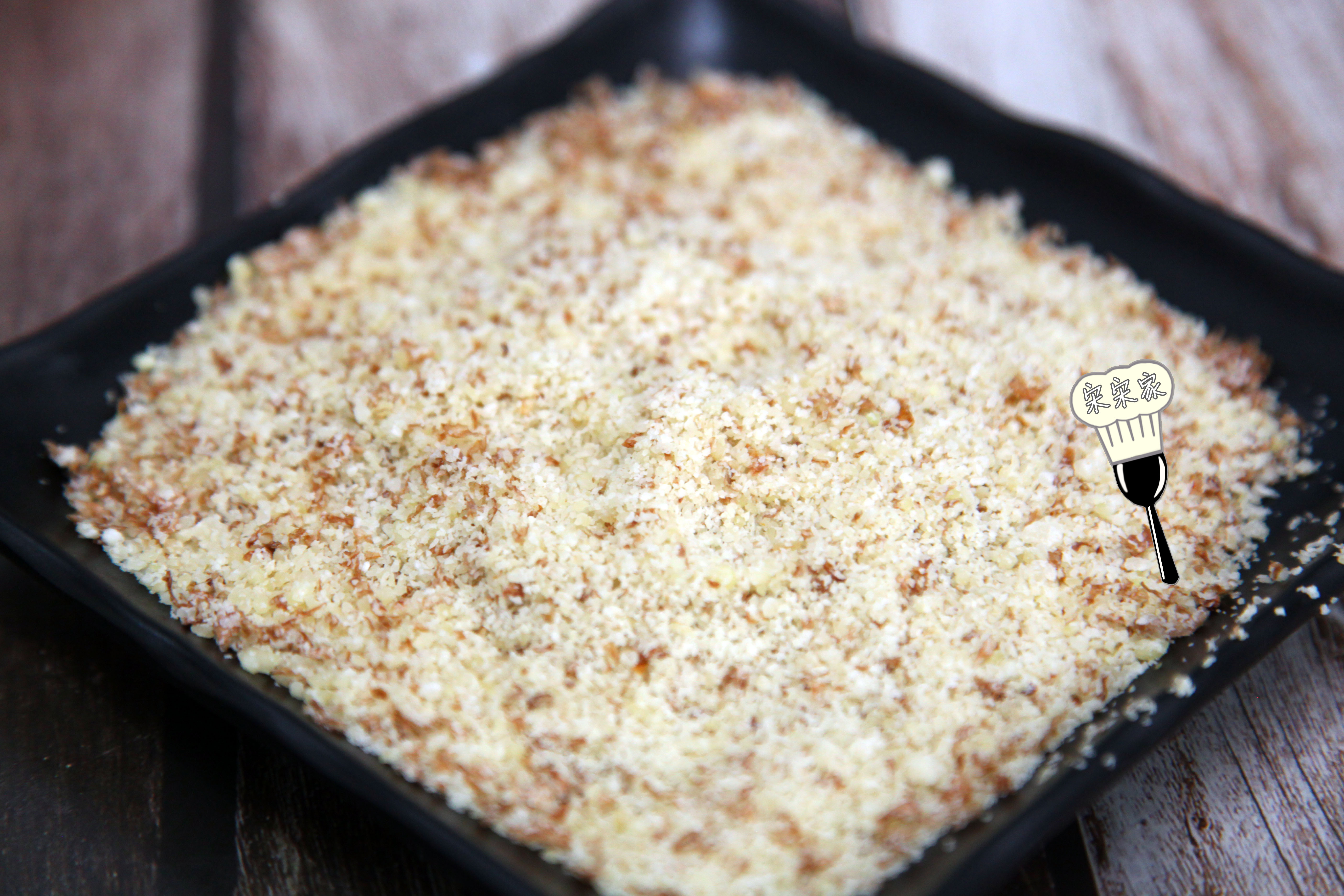 第三步:这是炒好的花生渣,跟平常的花生一样,皮一定不要过滤掉,留着一