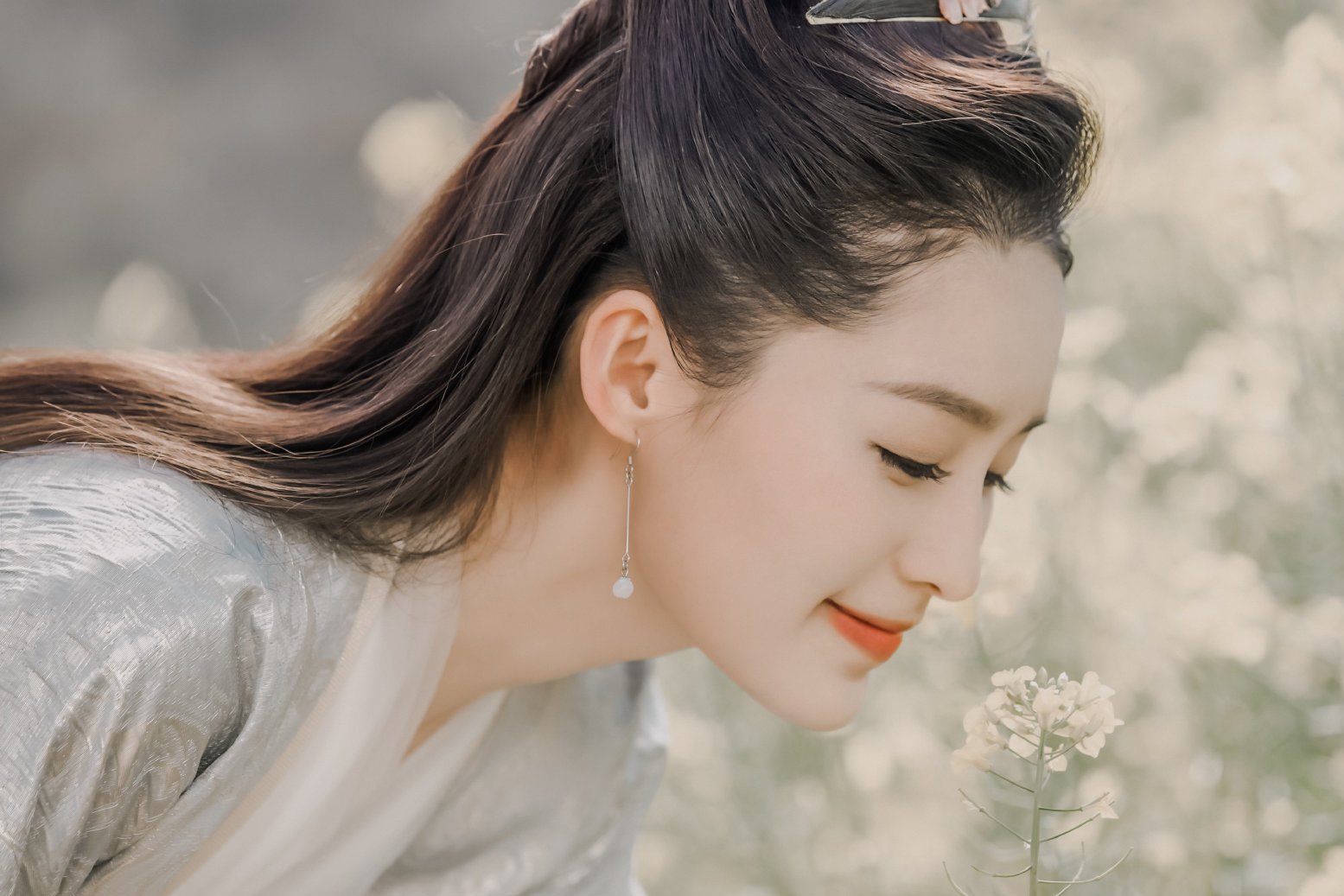 古装剧中有哪些常见的口红色号?小鞠已经够美了,李沁更惊艳