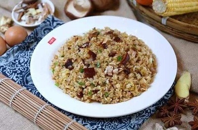 南京地摊上的爱马仕炒饭,摊主一年赚40万