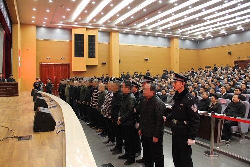 临潼法院公开宣判被告人王某渡等18人黑社会性质组织犯罪案