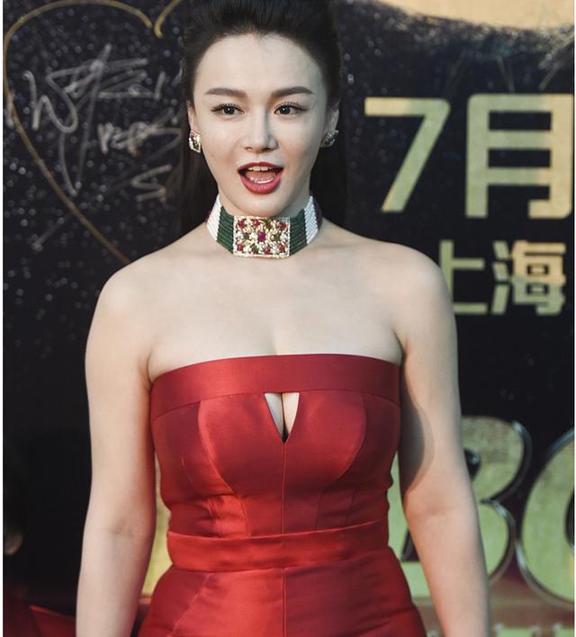 冉莹颖:妍姿艳质,艳冠群芳