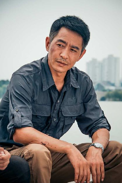 《伪装者》中黎叔的扮演者,与胡歌饰演的明台父子情深.