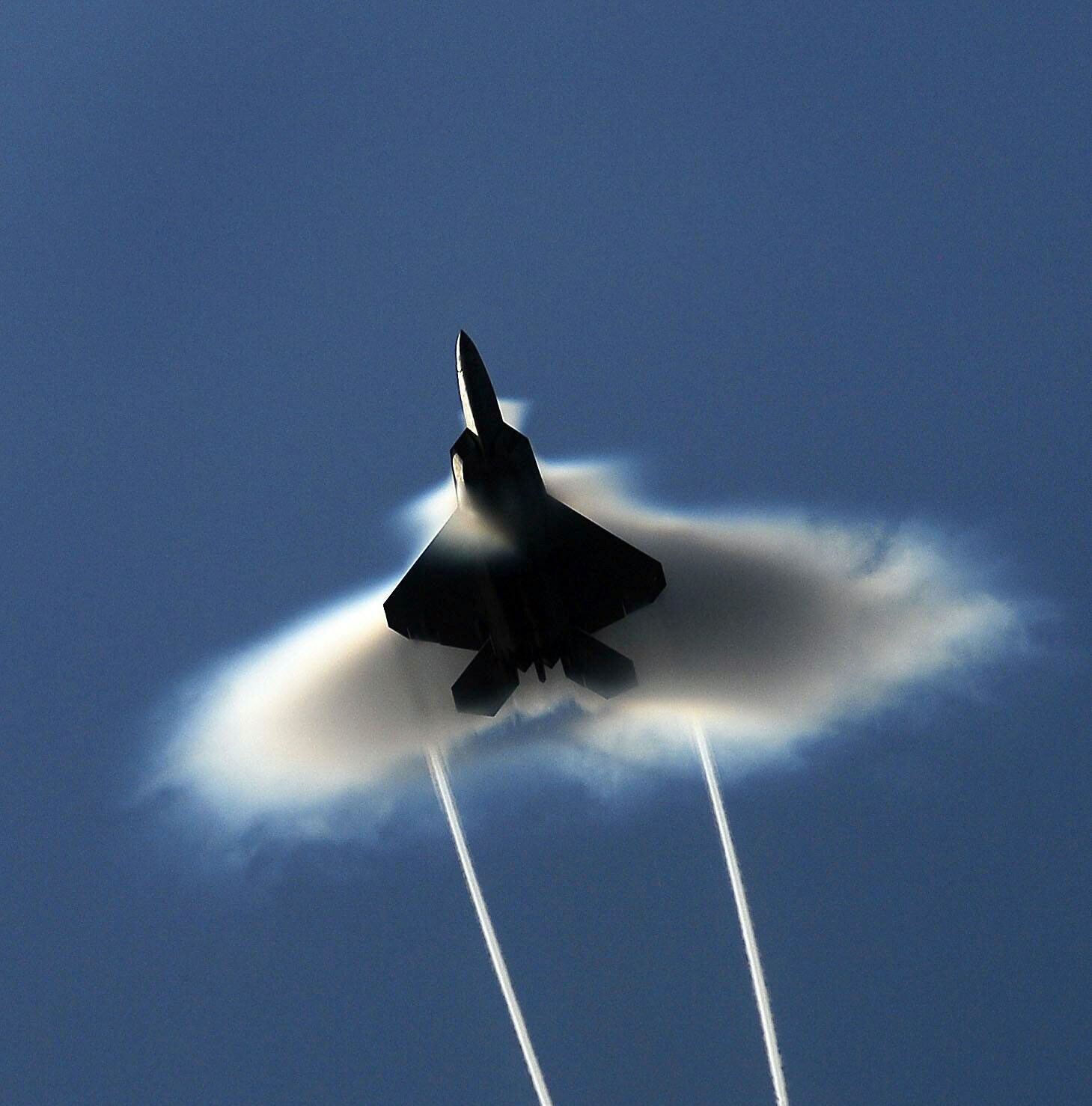 在空气中会发生音爆现象,那音爆在水中会发生吗?其威力有多大呢