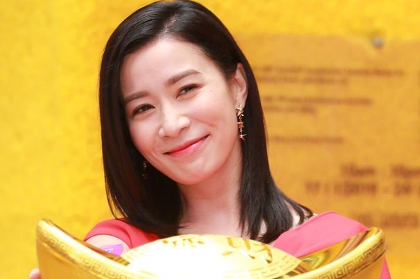 佘诗曼回应蛇精脸滤镜,仅一句话,又一个高情商的例子!