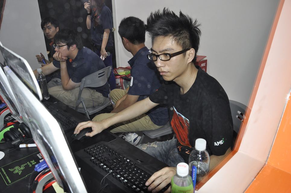 看ti9上虎牙,单车老师去哪了,为什么他没有成为dota2官方解说?