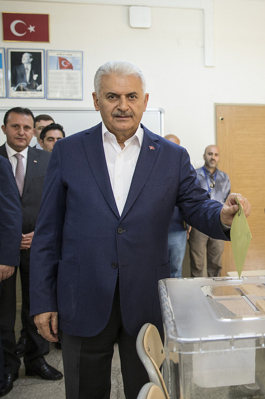 强硬派内塔尼亚胡终于服软了,同意将司法改革计划搁置到下个月