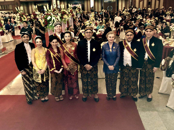 张天爱荣誉博士获印尼皇室称号  推动国际文化艺术交流 担任印尼文娱