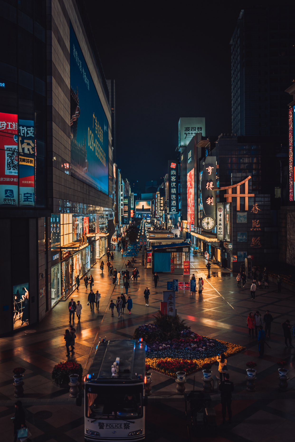 成都夜晚怎么玩?旅游巴士90分钟带你玩转16个景点,票价很亲民