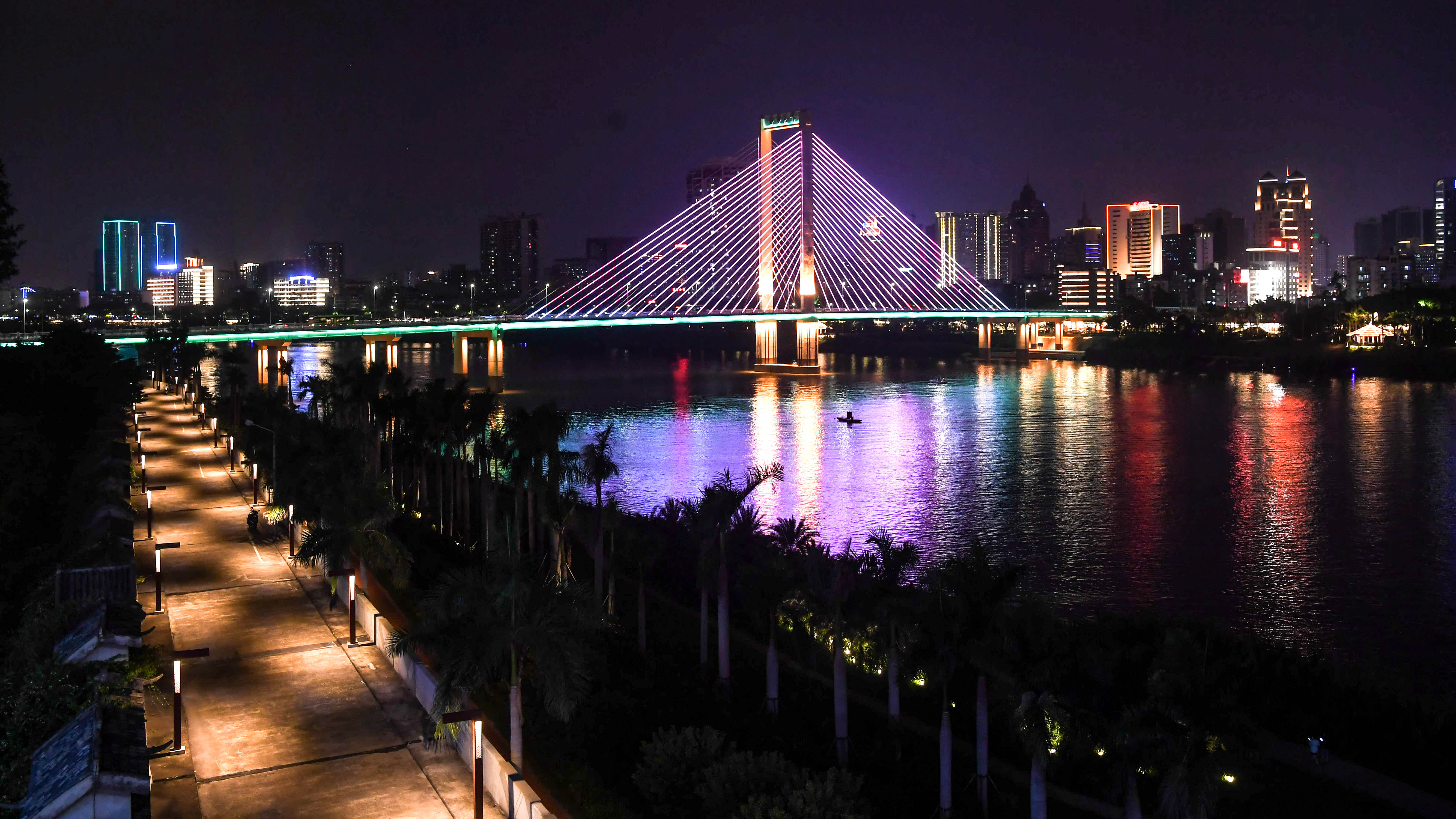 南宁良庆区夜景图片
