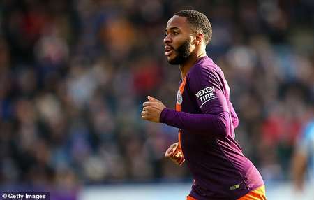 像不像?球迷们形容斯特林奔跑时的动作就像一只鹅