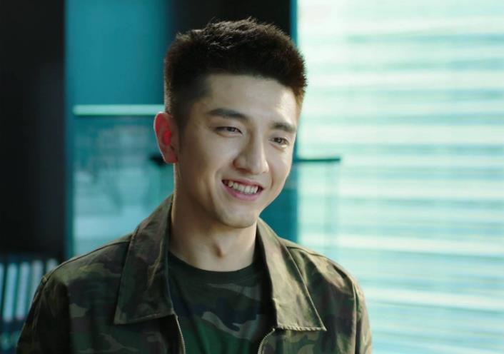 《你和我的倾城时光》中金瀚中学照片遭曝光,外表超像"坏学生"