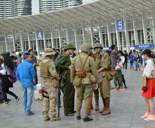 日本有精中,那么穿上日本军装的中国人,在中国会怎么样?