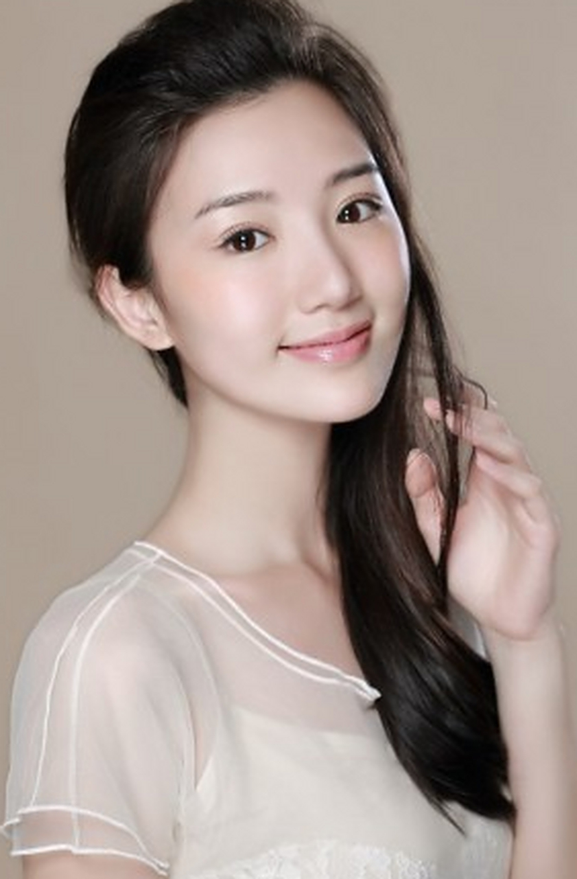毛晓彤,1988年2月16日出生于天津,中国女演员,毕业于中央戏剧学院。 2012年,因出 毛晓彤,1988年2月16日出生于天津,中国女演员,毕业于中央戏剧学院。 2012年,因出