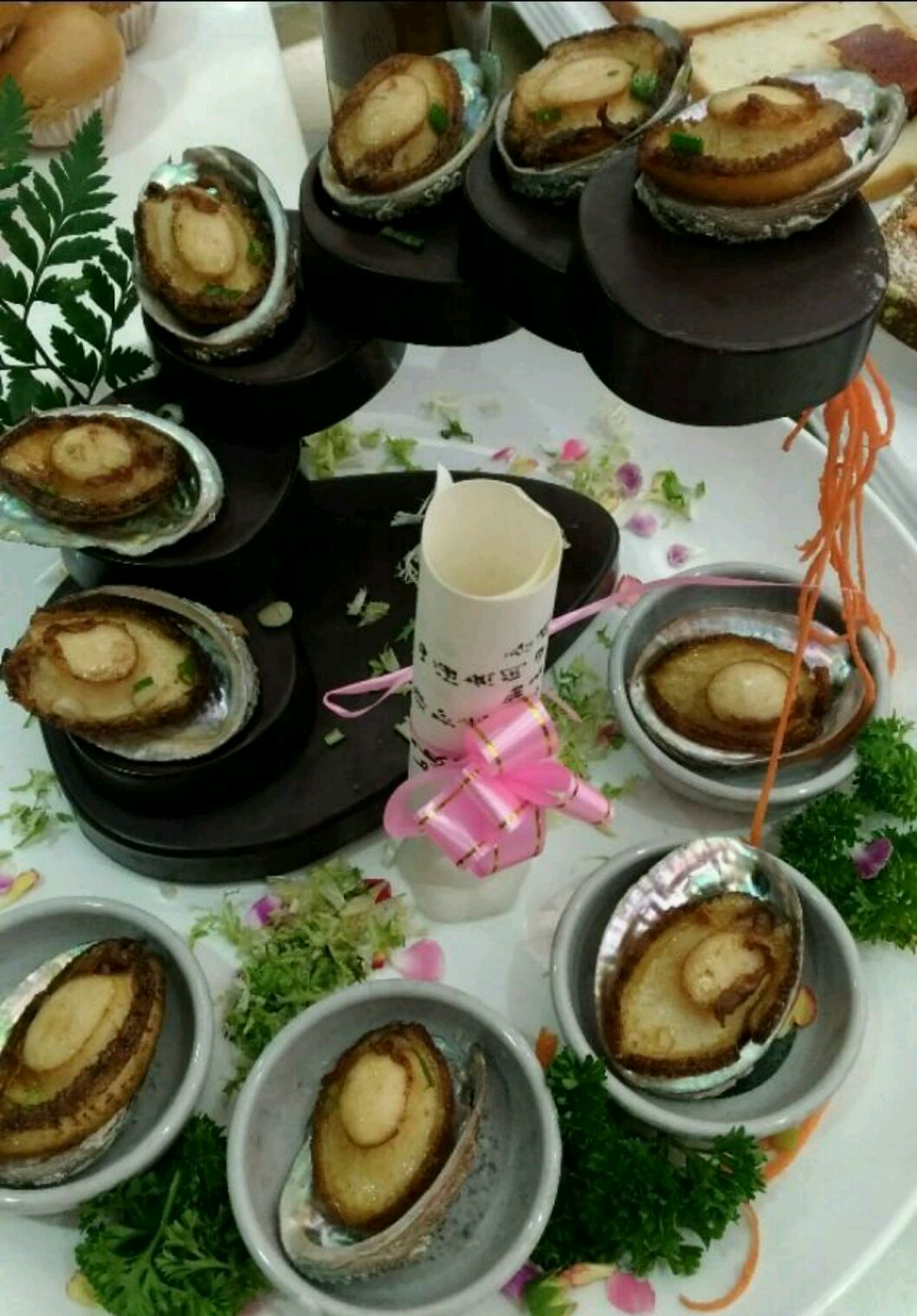 昨天参加朋友宴会,被粤菜的精美绝伦惊艳到了
