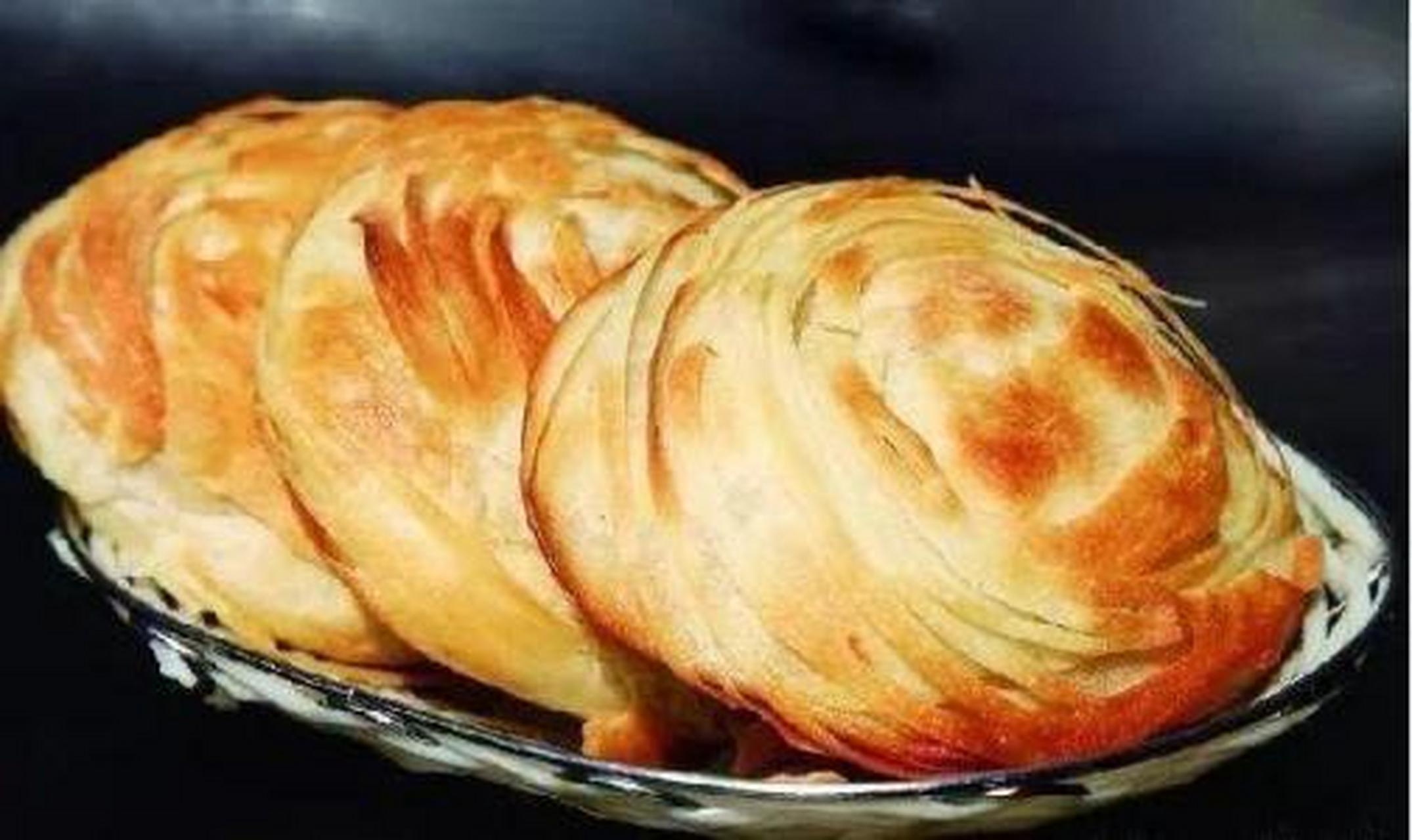 城市身边事#【城市美食】千层油酥饼是陕西汉族特色小吃.