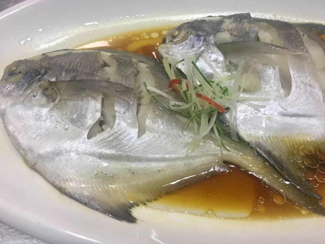 油菜花季节的美味:刀鱼,板刷鱼,鲳鱼