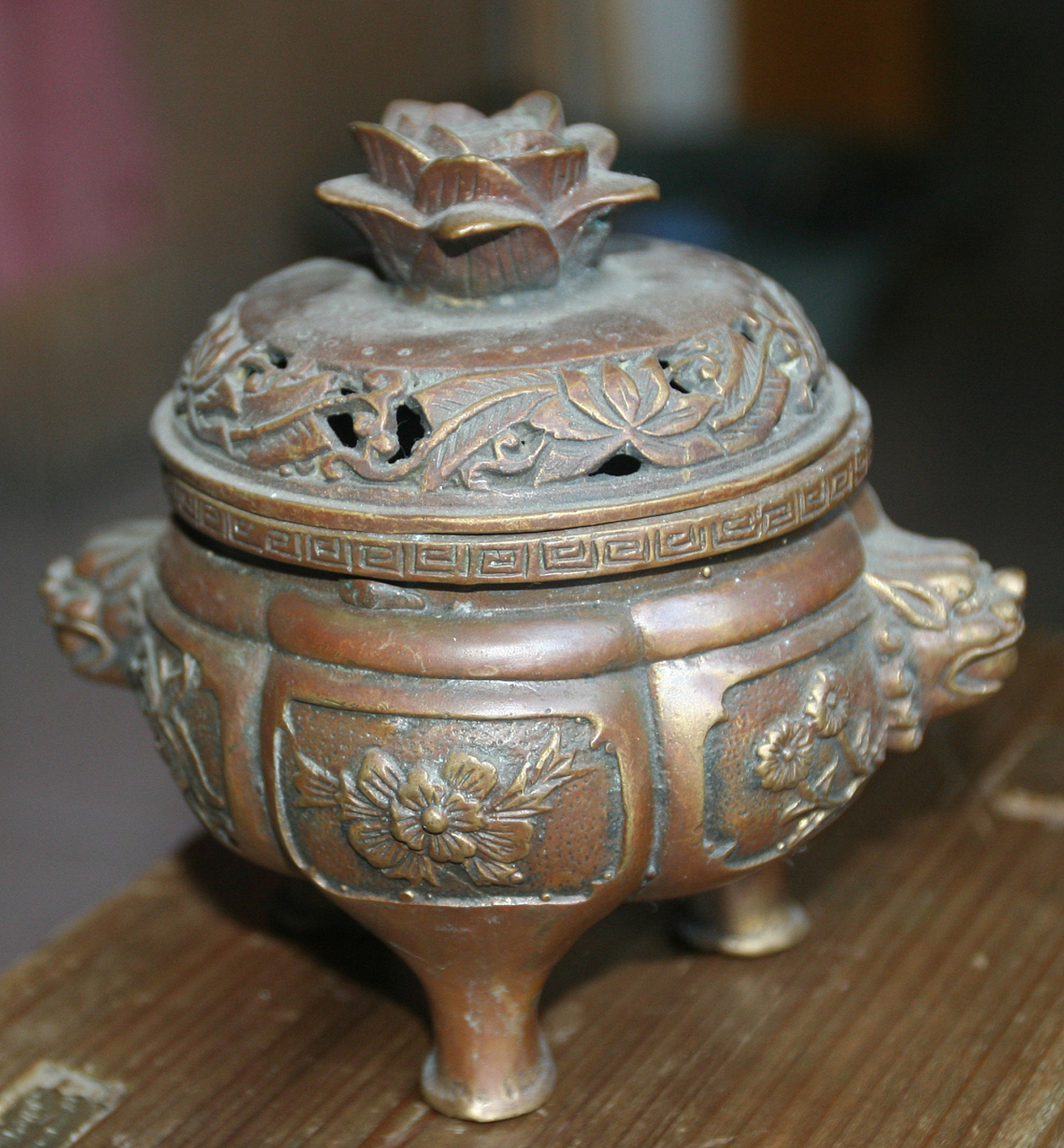 历史悠久,工艺精湛,被誉为古代工艺品瑰宝