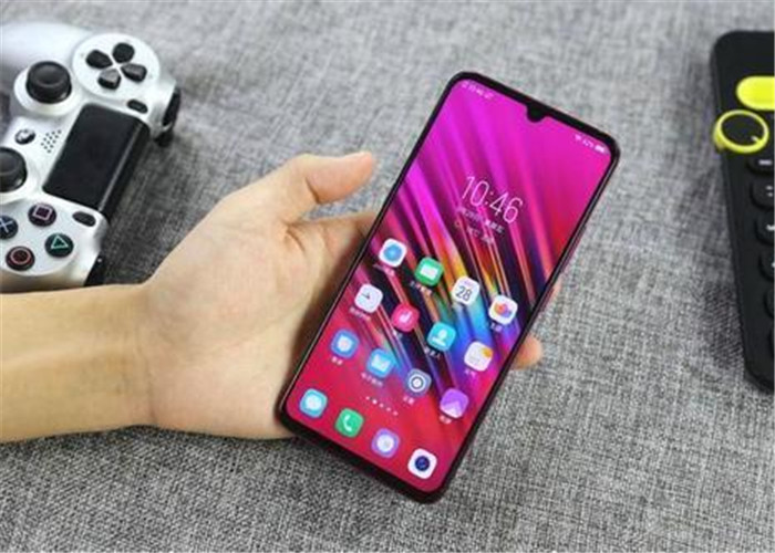 vivov13真机来了!4100毫安 6gb 打孔屏,1500元!