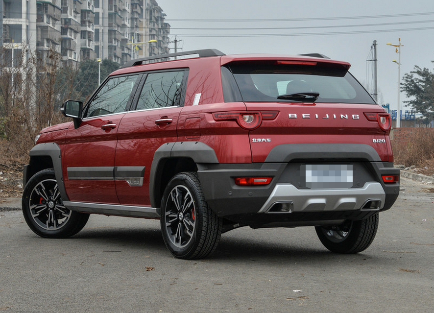 外观绝对没得说,很有力量,感觉开着这台车出去浑身都充满了活力.