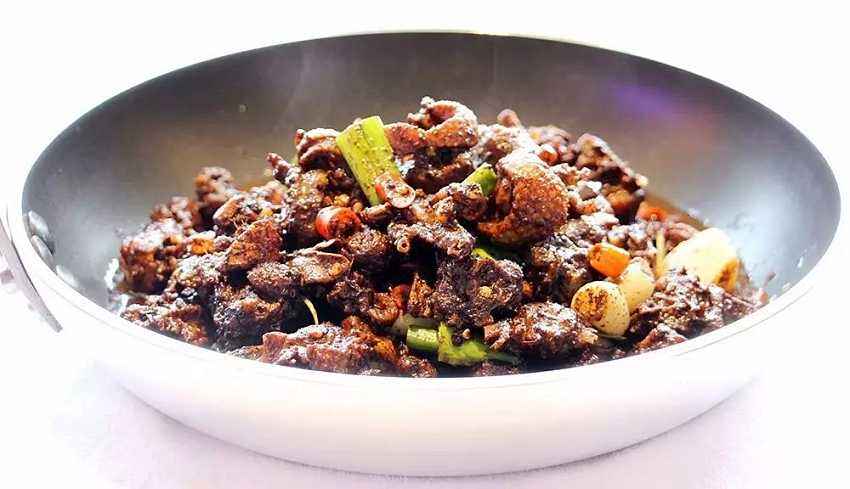 武冈血酱鸭酸辣鲜嫩,甪直甫里鸭羹香醇滋补,你更中意哪一道呢?