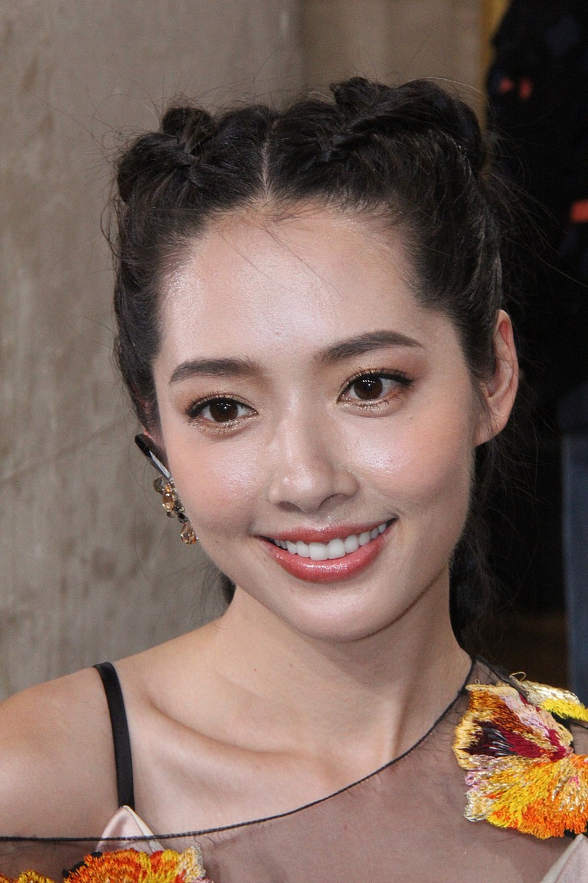 郭碧婷的怼脸拍生图,没有打光,这颜值真的是很耐打呀!