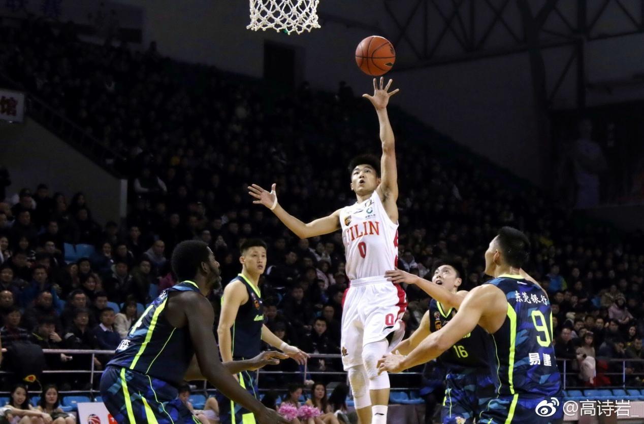 1米85辽篮最矮的后卫高诗岩:上能盘外援下能ps神图!