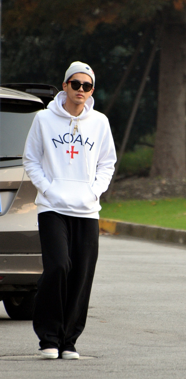 吴亦凡入狱两年现状,脸部圆润还当上了班长?