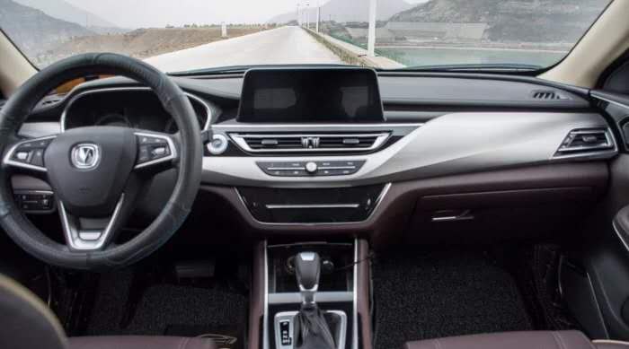 花9万购买长安睿骋cc,车内空间表现优秀,车主:噪音难以掩盖