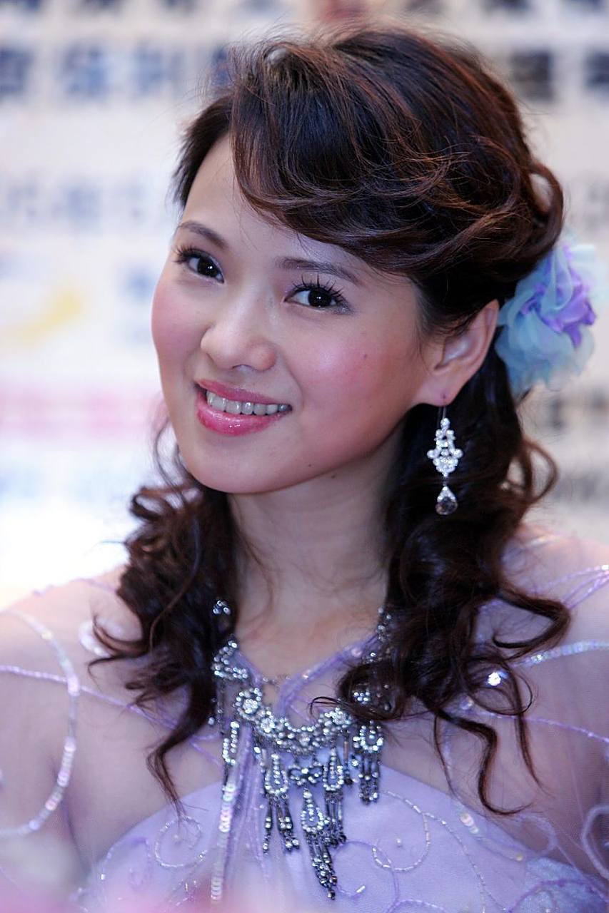 伊能静55岁堪比学生妹  冻龄女神伊能静颜值出众  一双大眼睛天生多情