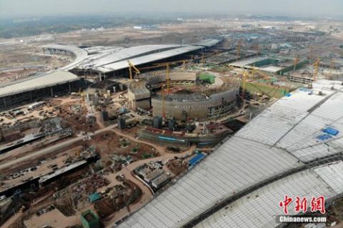 航拍建设中的成都天府国际机场 "太阳神鸟"雏形已现
