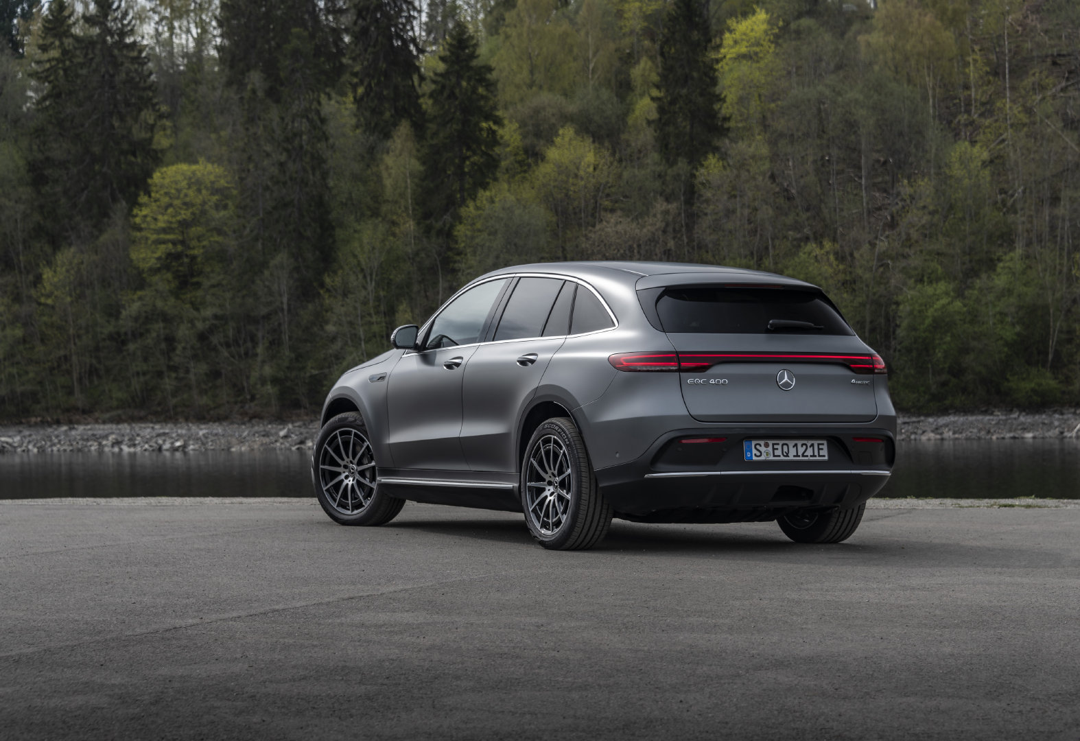 全新梅赛德斯奔驰eqc 400 4matic