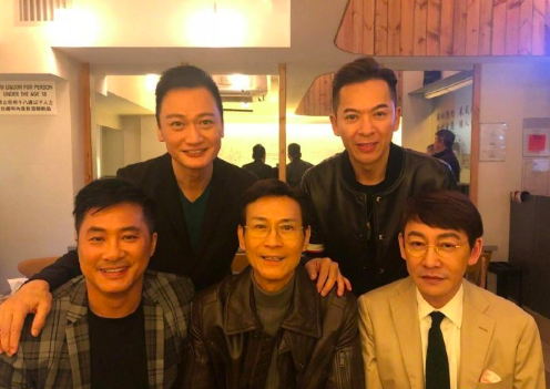 "丁家五蟹"重聚,谢贤郑少秋同框,这也不像七八十岁的人啊?